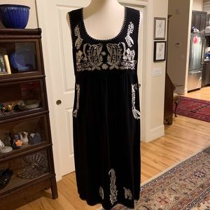 GRACE black dress with white design. Size XL